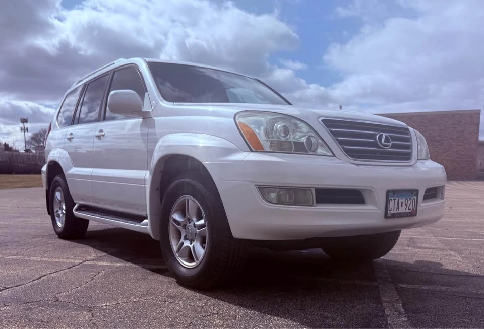 2005 Lexus GX 1st Gen - Image 2 of 17