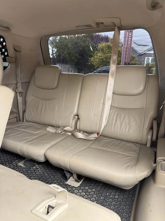 2005 Lexus GX 1st Gen - Image 15 of 21