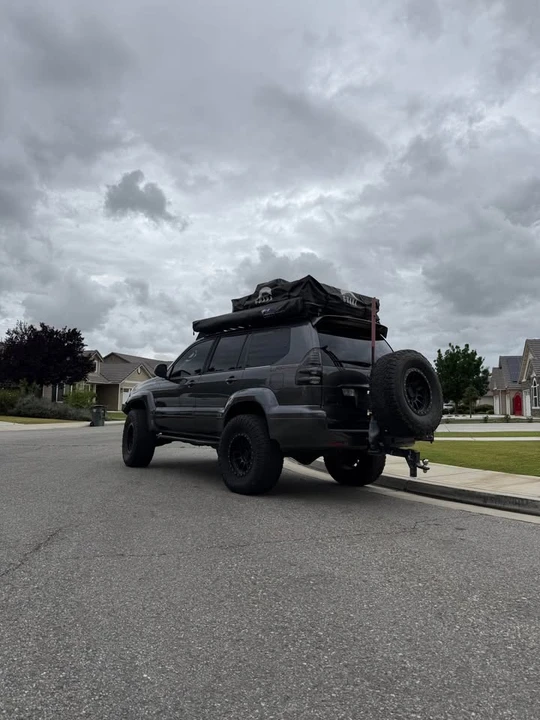 2005 Lexus GX 1st Gen - Image 2 of 21