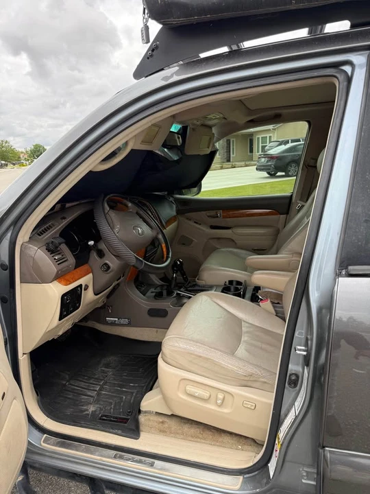 2005 Lexus GX 1st Gen - Image 11 of 21