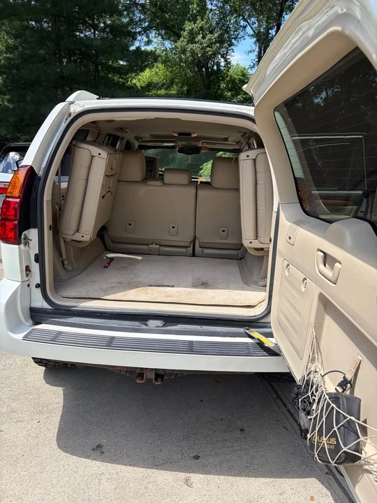 2005 Lexus GX 1st Gen - Image 17 of 20