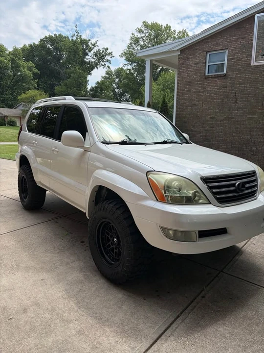2005 Lexus GX 1st Gen - Image 2 of 20
