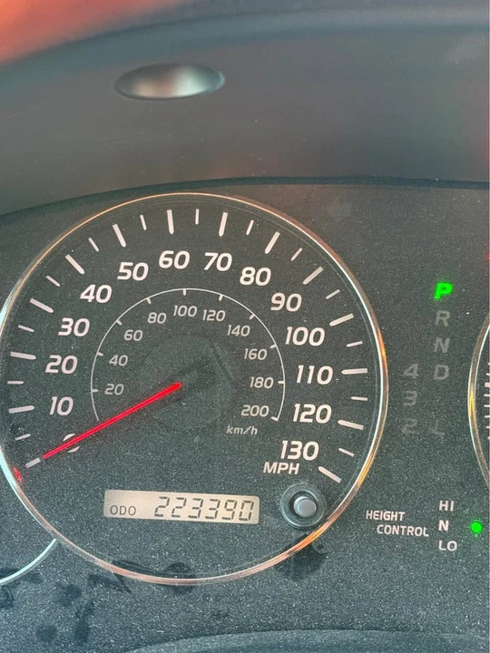 2005 Lexus GX 1st Gen - Image 7 of 13