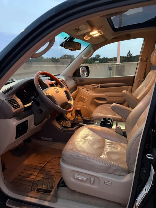 2005 Lexus GX 1st Gen - Image 6 of 15