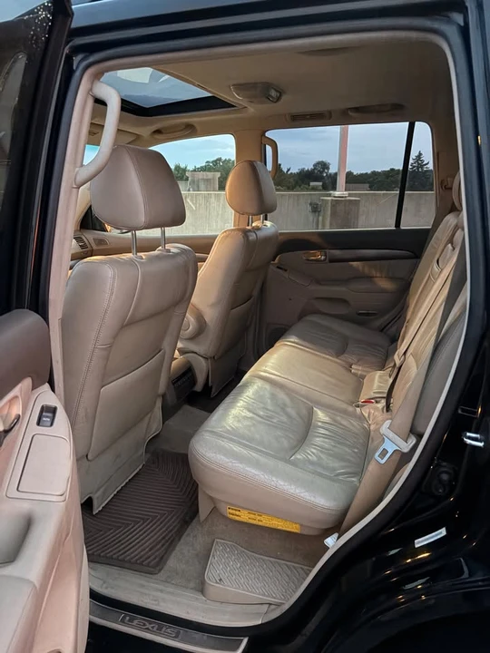2005 Lexus GX 1st Gen - Image 8 of 15