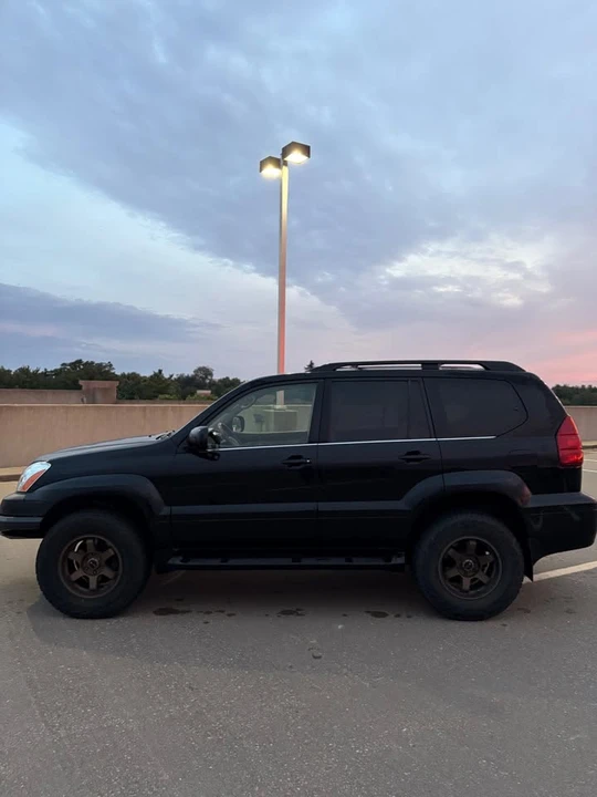 2005 Lexus GX 1st Gen - Image 5 of 15