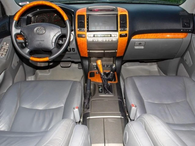 2005 Lexus GX 1st Gen - Image 13 of 14