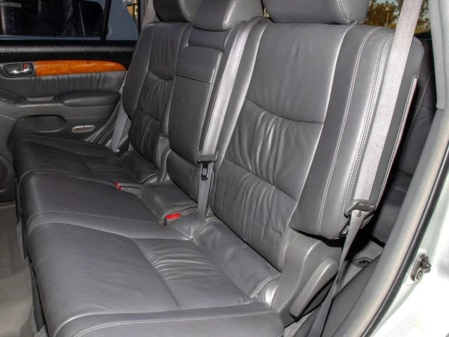 2005 Lexus GX 1st Gen - Image 12 of 14