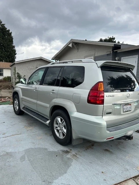 2005 Lexus GX 1st Gen - Image 2 of 10