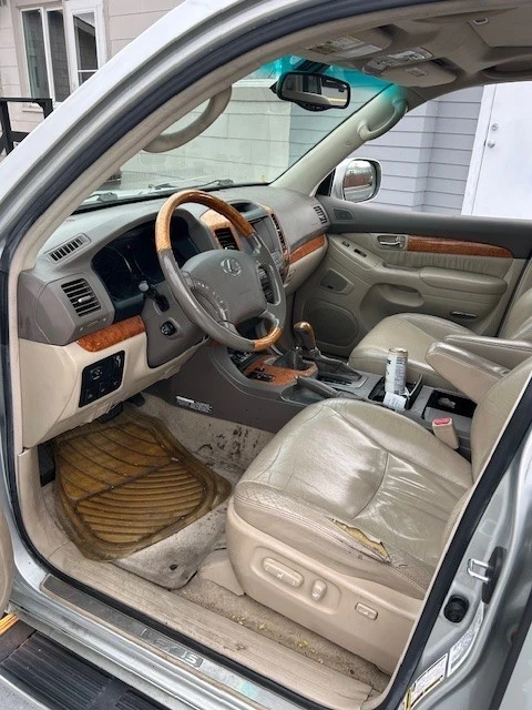 2005 Lexus GX 1st Gen - Image 5 of 10