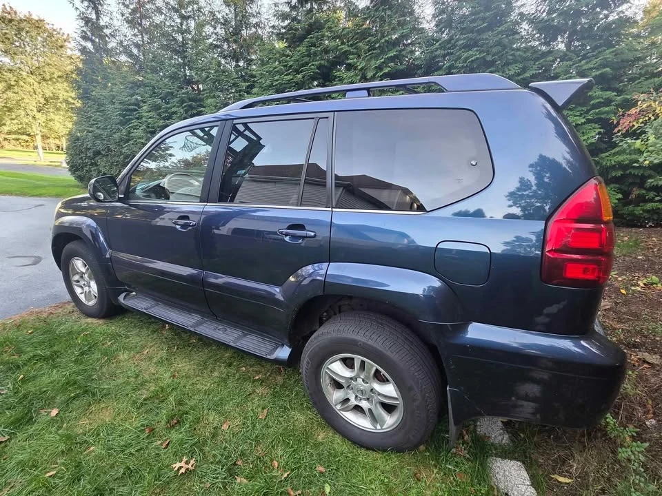 2005 Lexus GX 2nd Gen - Image 3 of 5