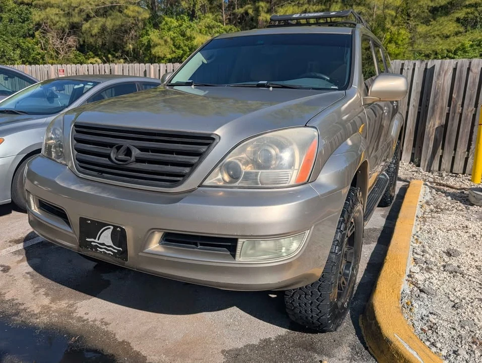 2005 Lexus GX 2nd Gen - Image 2 of 10