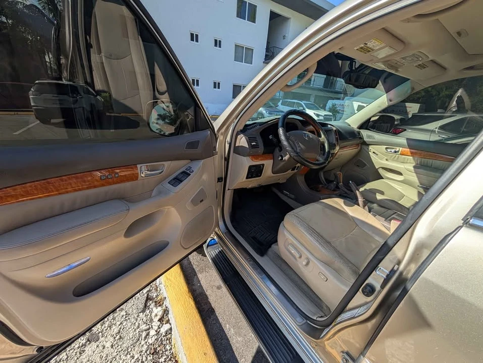 2005 Lexus GX 2nd Gen - Image 6 of 10