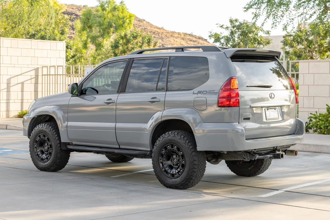 2005 Lexus GX 1st Gen - Image 3 of 31
