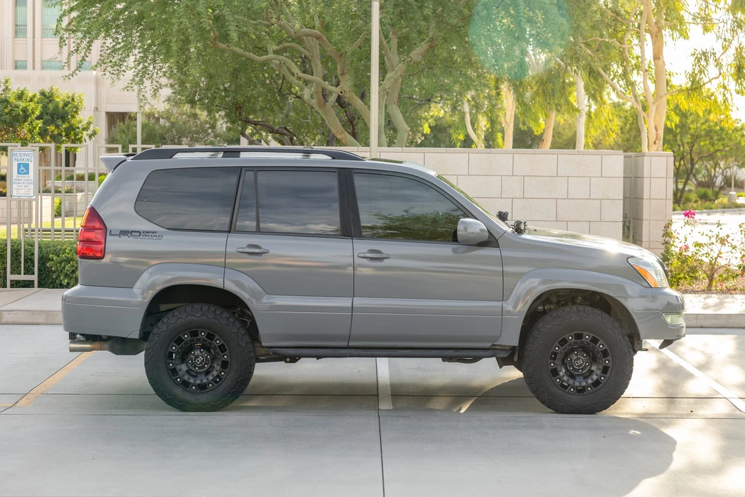 2005 Lexus GX 1st Gen - Image 6 of 31