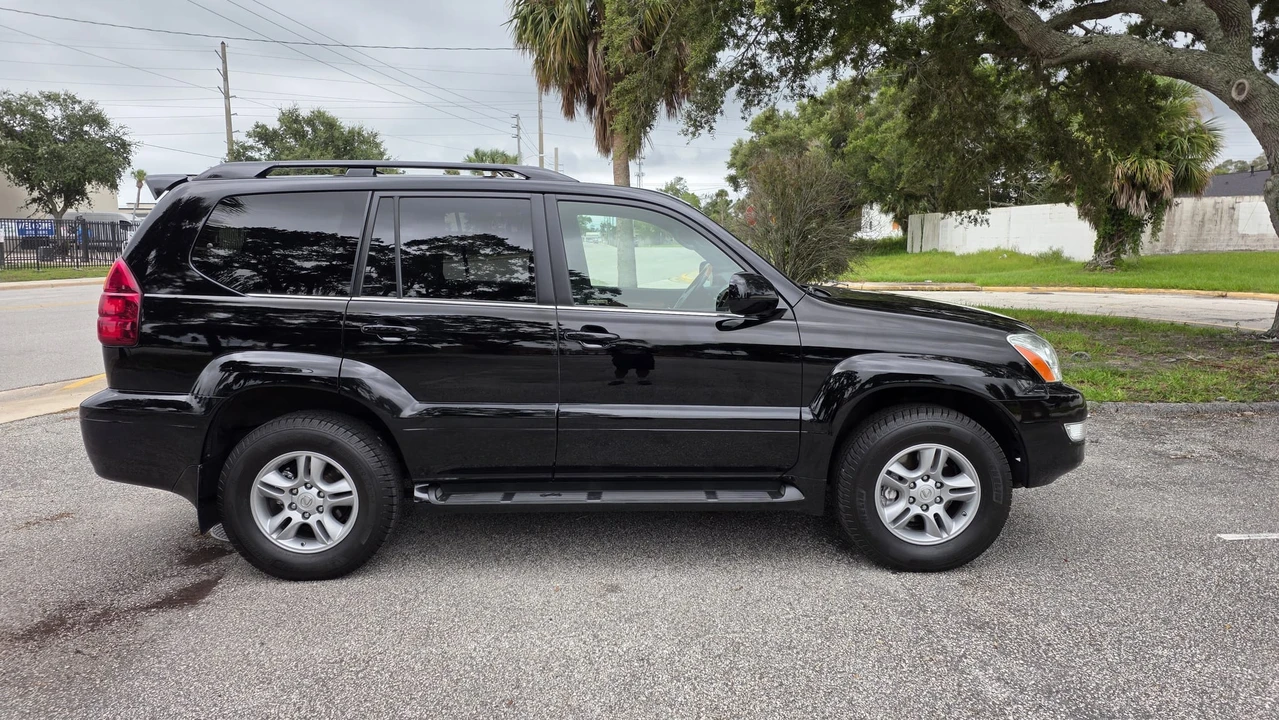 2005 Lexus GX 1st Gen - Image 21 of 31