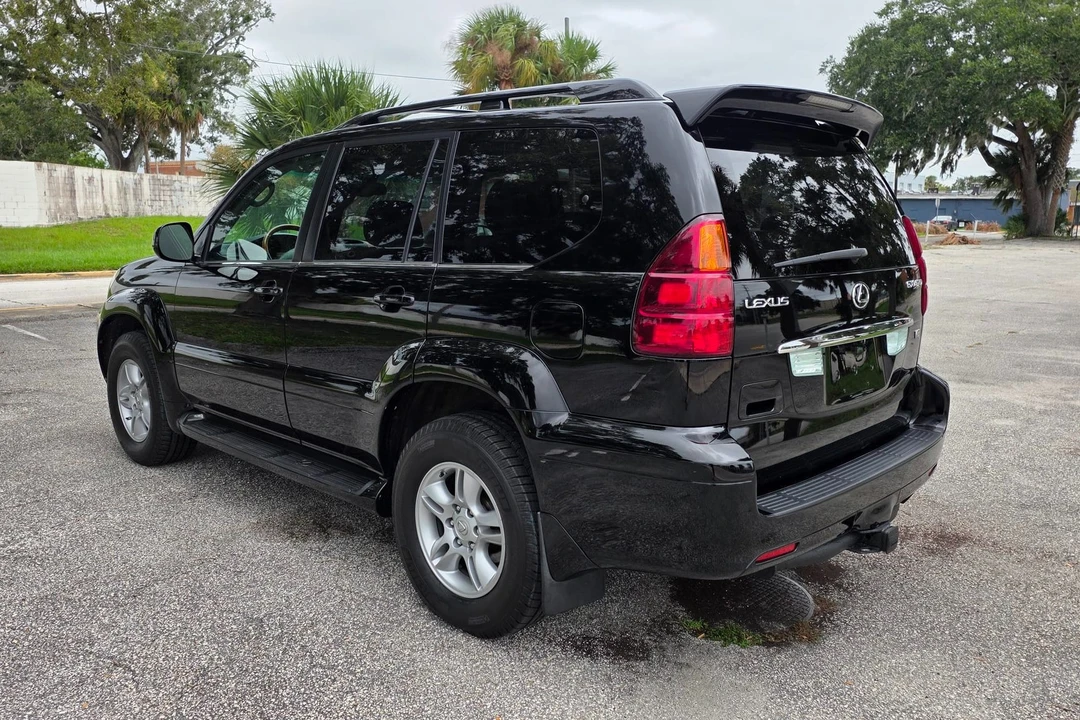 2005 Lexus GX 1st Gen - Image 11 of 31