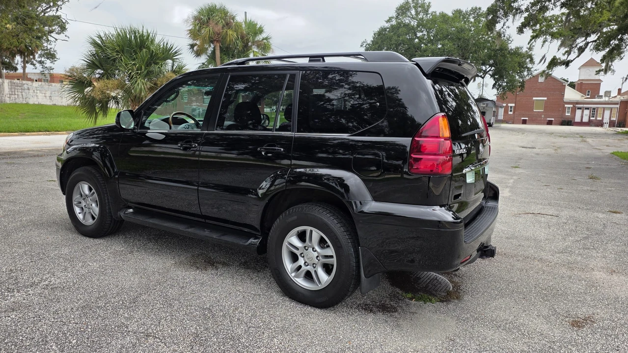 2005 Lexus GX 1st Gen - Image 10 of 31