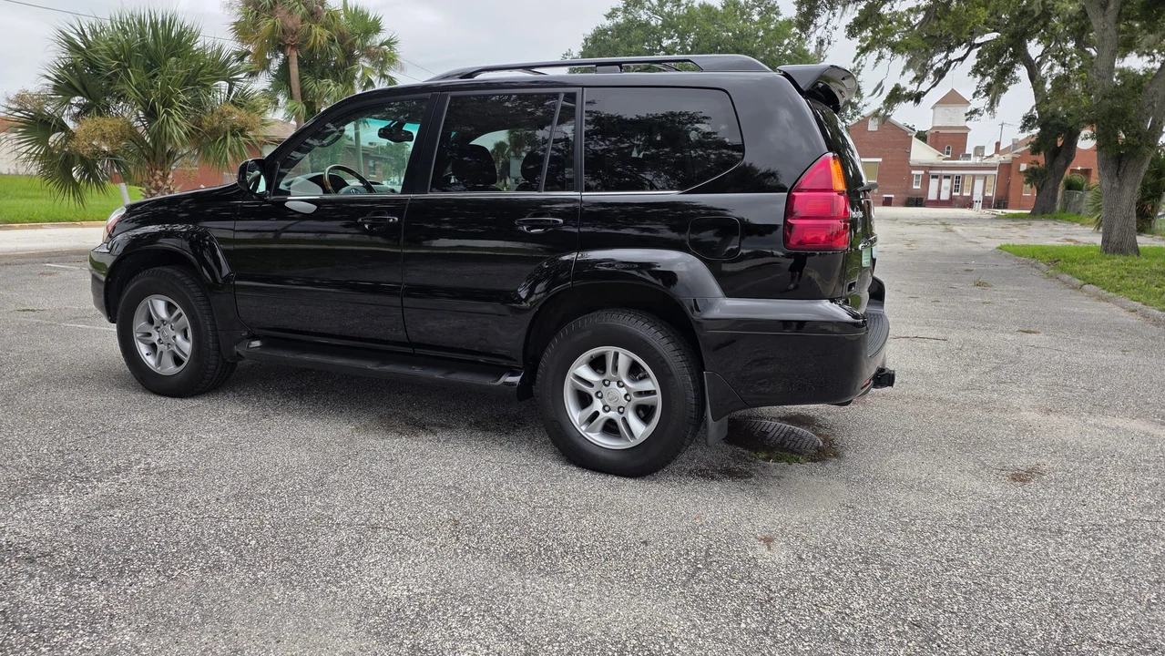 2005 Lexus GX 1st Gen - Image 8 of 31
