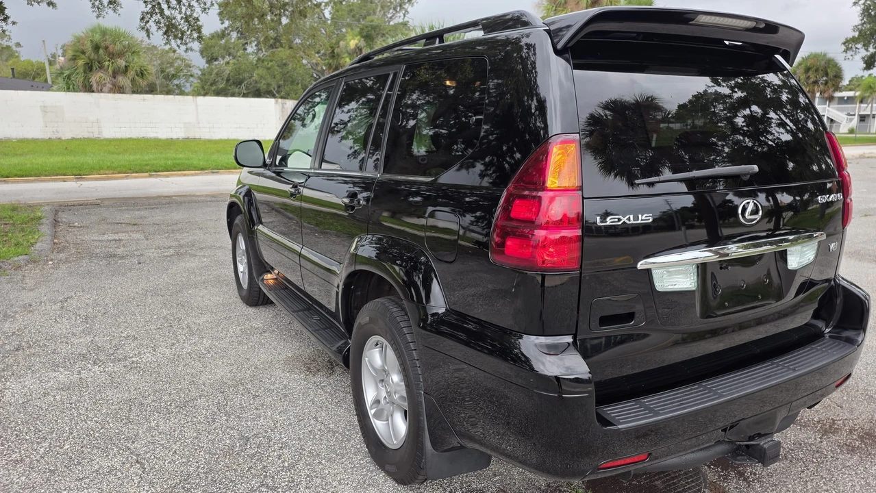 2005 Lexus GX 1st Gen - Image 12 of 31