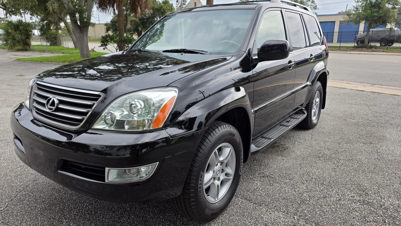 2005 Lexus GX 1st Gen - Image 2 of 31