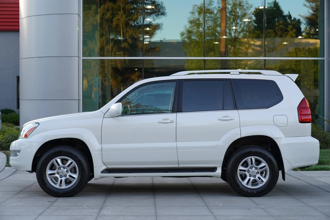 2005 Lexus GX 1st Gen - Image 10 of 31