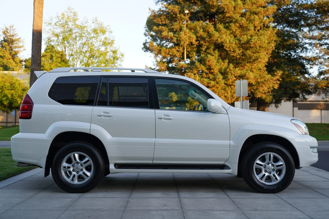 2005 Lexus GX 1st Gen - Image 6 of 31
