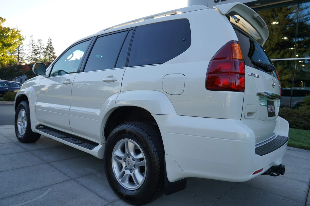2005 Lexus GX 1st Gen - Image 29 of 31