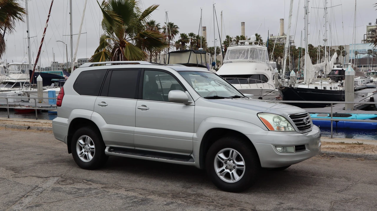 2005 Lexus GX 1st Gen - Image 18 of 31