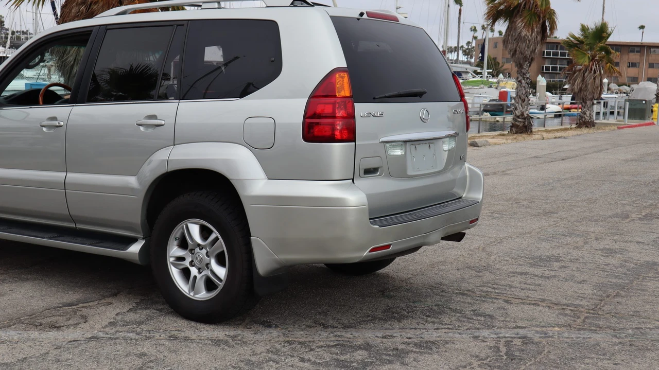 2005 Lexus GX 1st Gen - Image 30 of 31