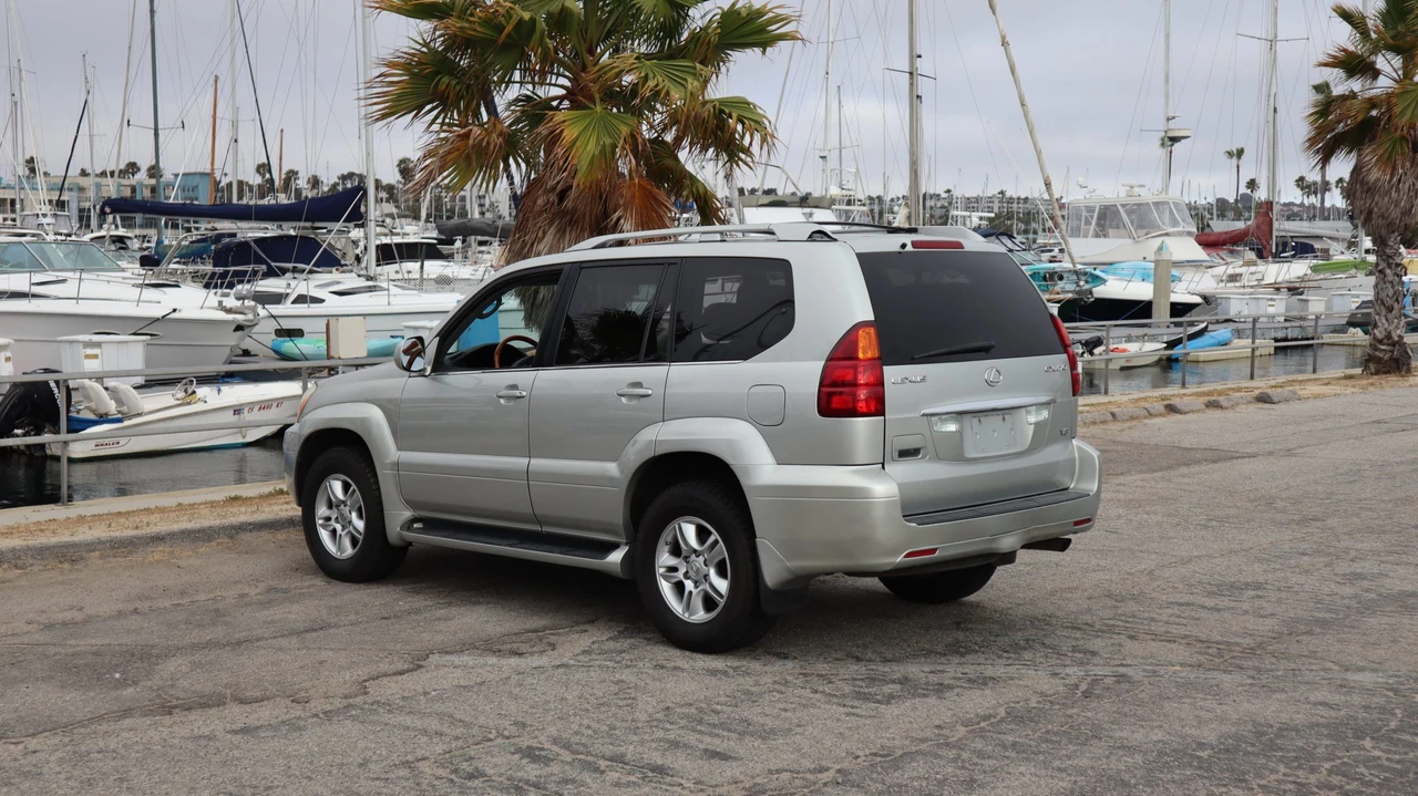 2005 Lexus GX 1st Gen - Image 9 of 31
