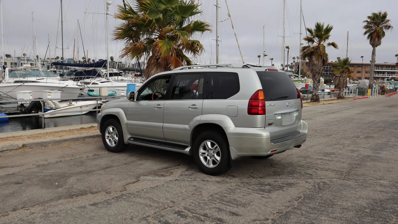 2005 Lexus GX 1st Gen - Image 8 of 31
