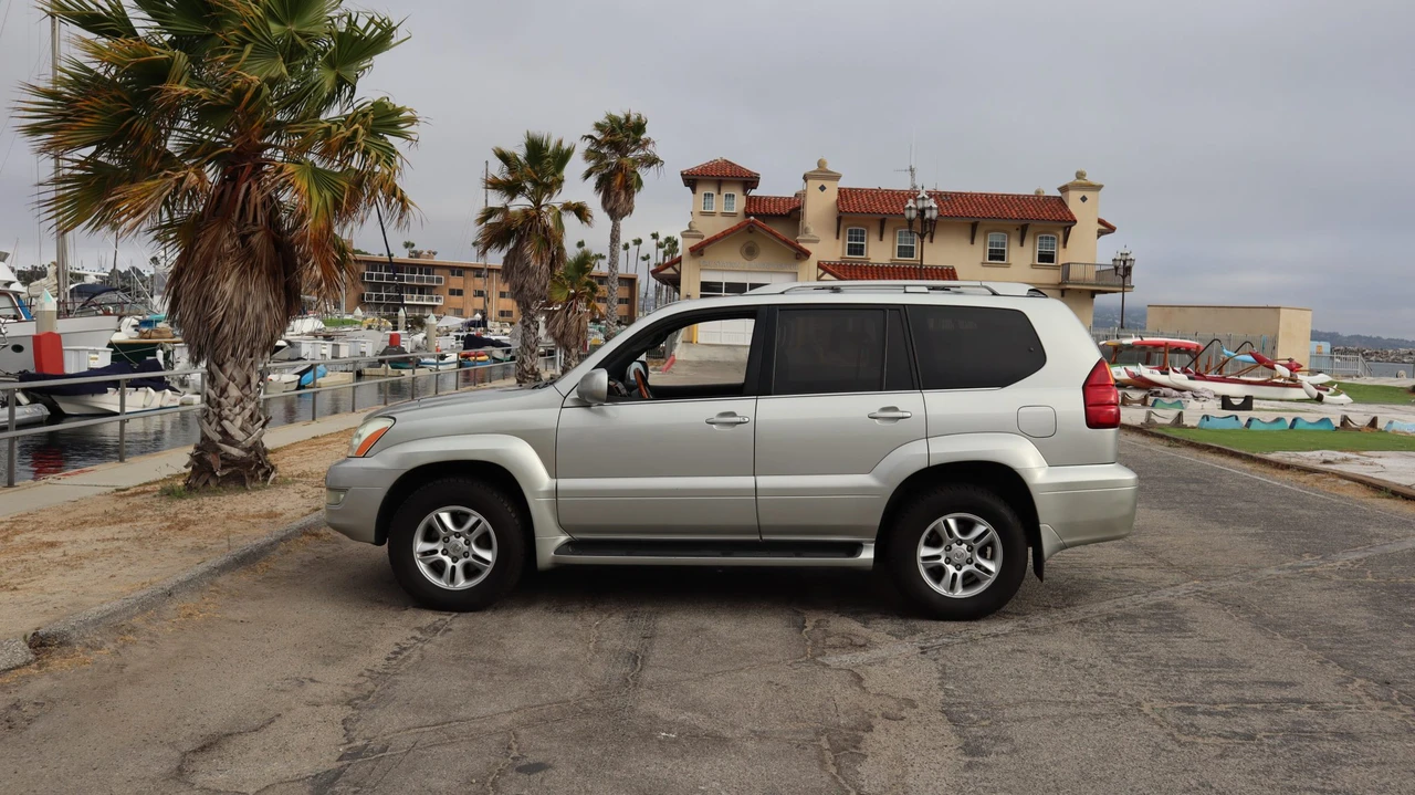 2005 Lexus GX 1st Gen - Image 6 of 31
