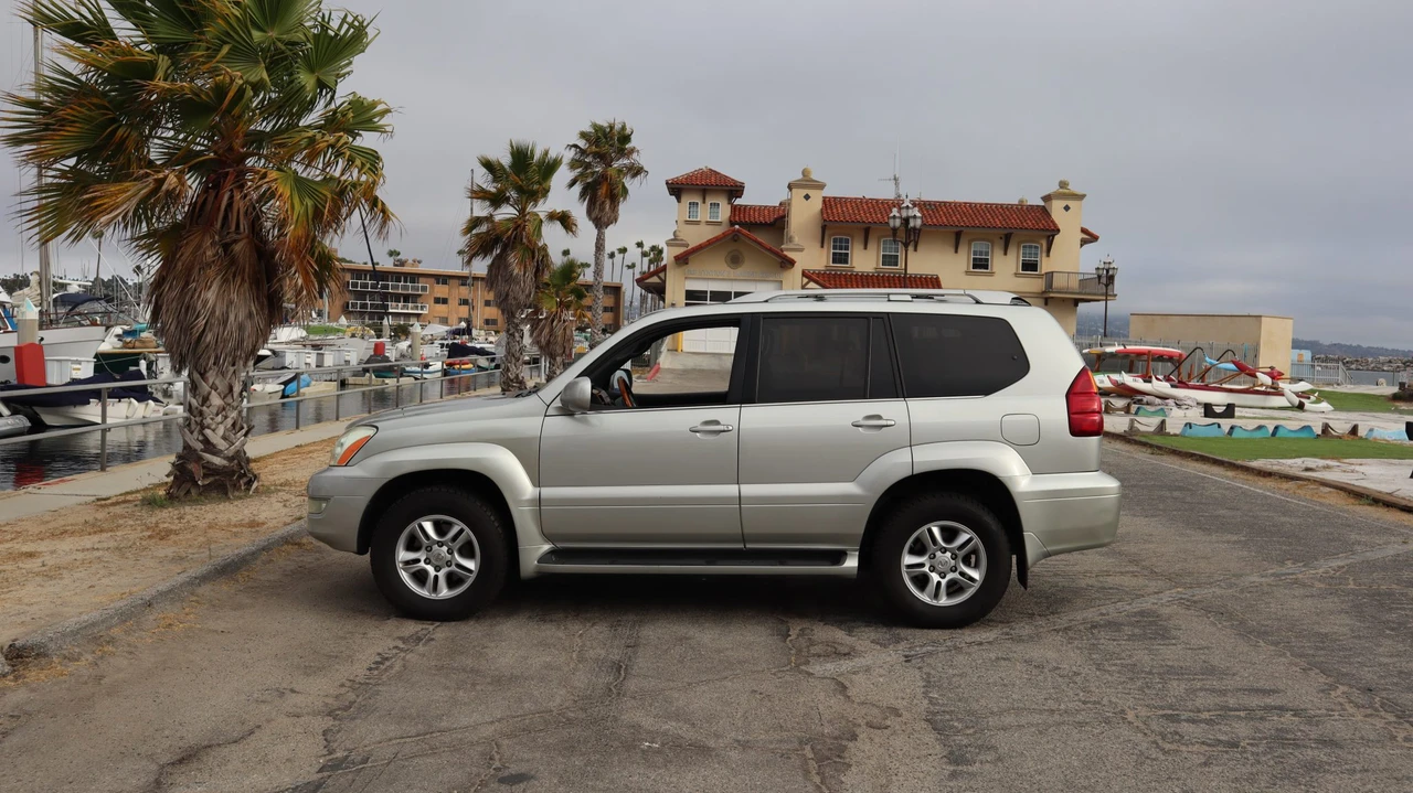 2005 Lexus GX 1st Gen - Image 5 of 31