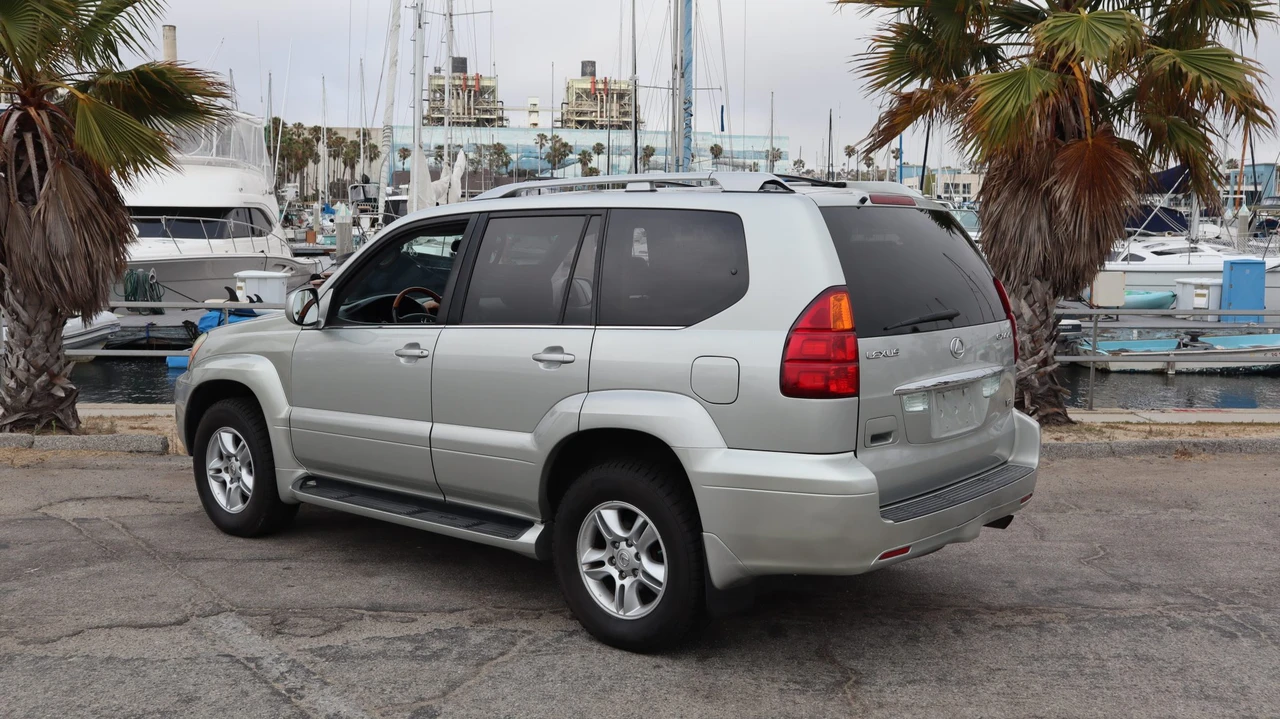2005 Lexus GX 1st Gen - Image 10 of 31