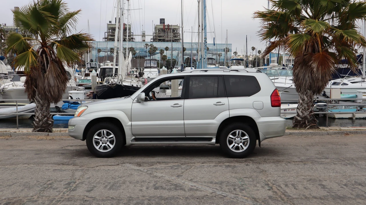 2005 Lexus GX 1st Gen - Image 4 of 31