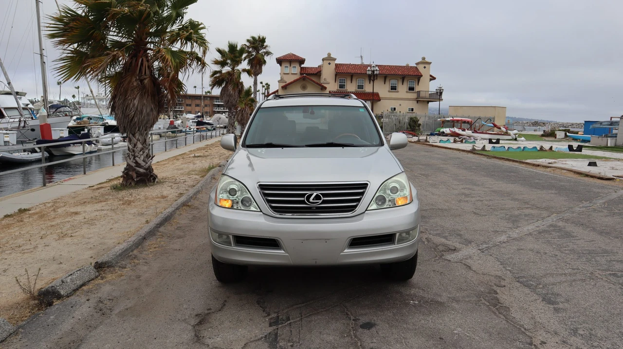 2005 Lexus GX 1st Gen - Image 27 of 31