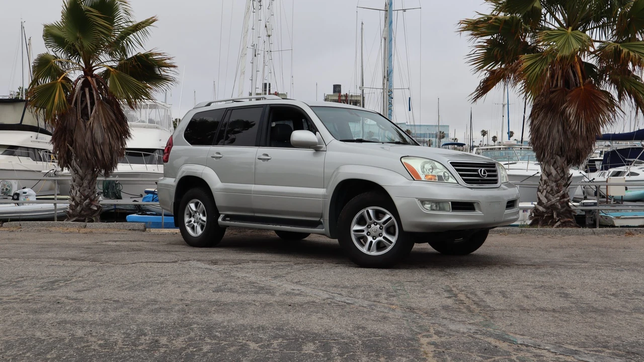 2005 Lexus GX 1st Gen - Image 19 of 31