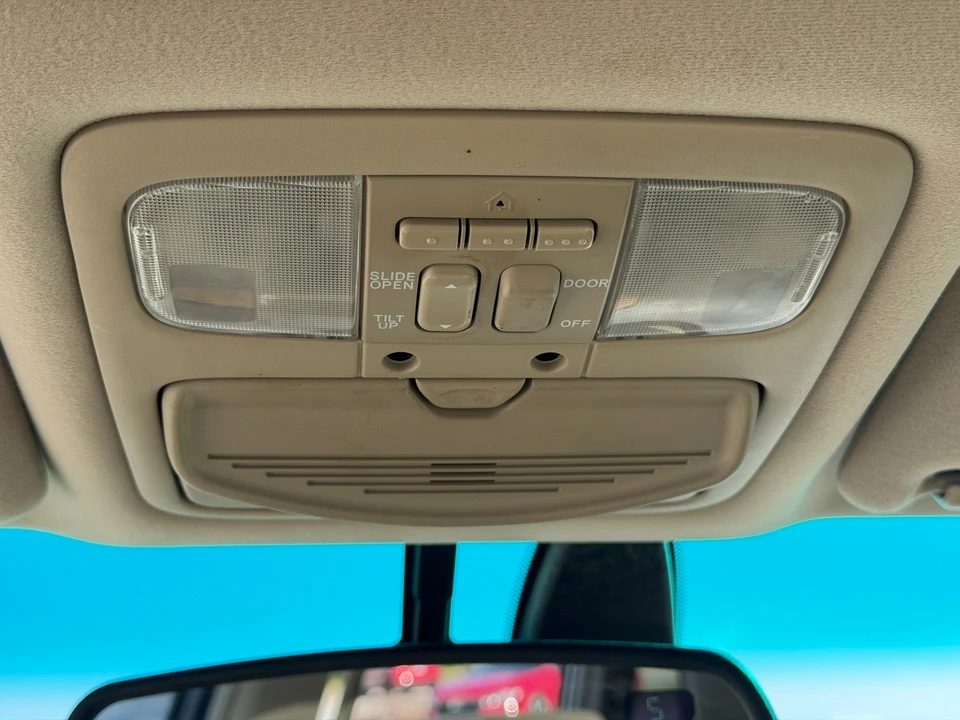 2005 Lexus GX 1st Gen - Image 19 of 21