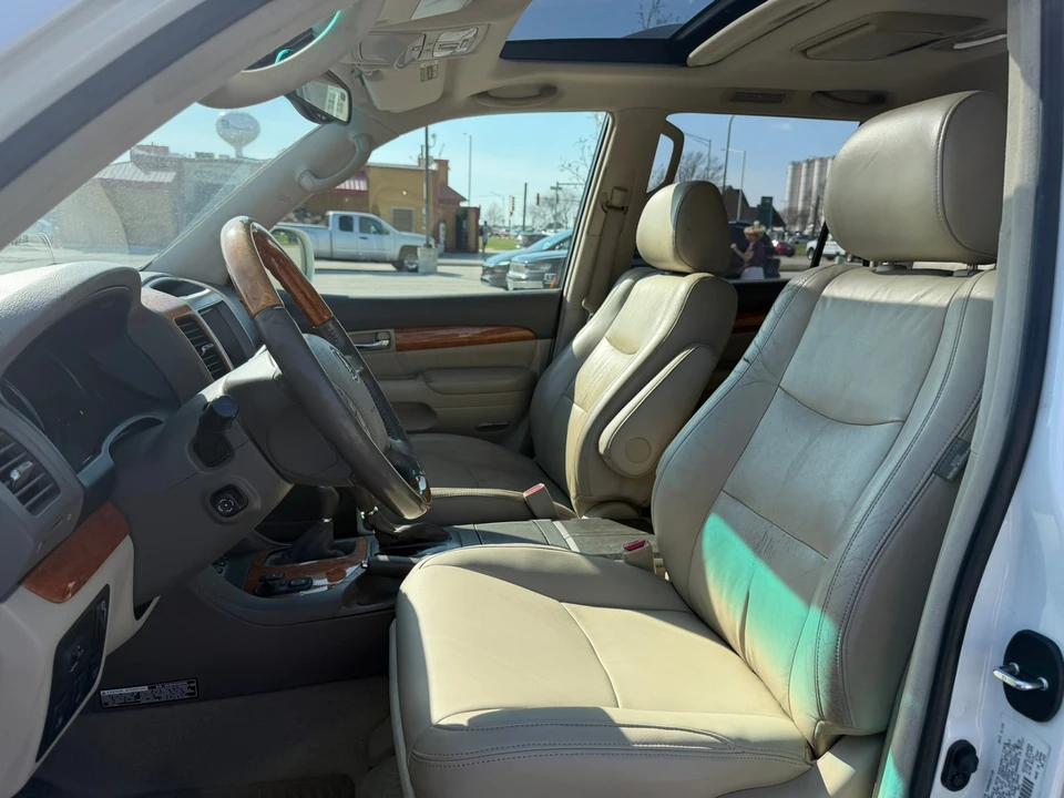 2005 Lexus GX 1st Gen - Image 11 of 21