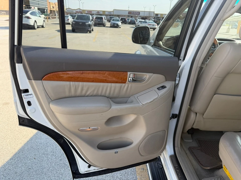 2005 Lexus GX 1st Gen - Image 12 of 21