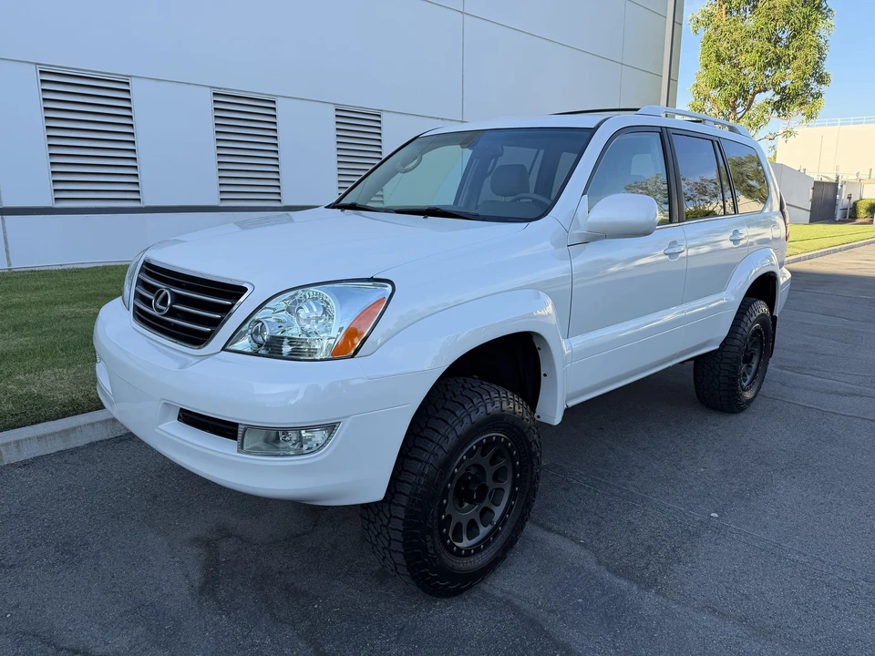 2005 Lexus GX 1st Gen - Image 3 of 31