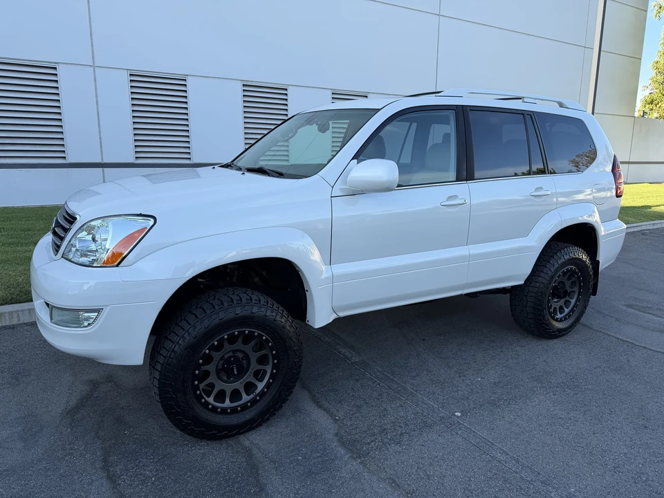 2005 Lexus GX 1st Gen - Image 2 of 31