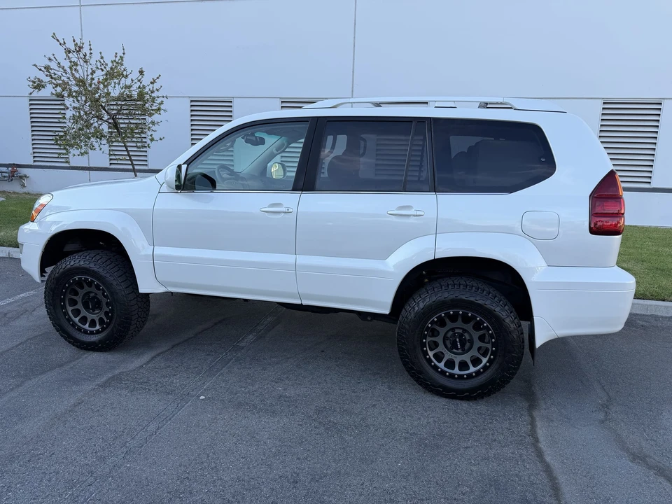 2005 Lexus GX 1st Gen - Image 6 of 31