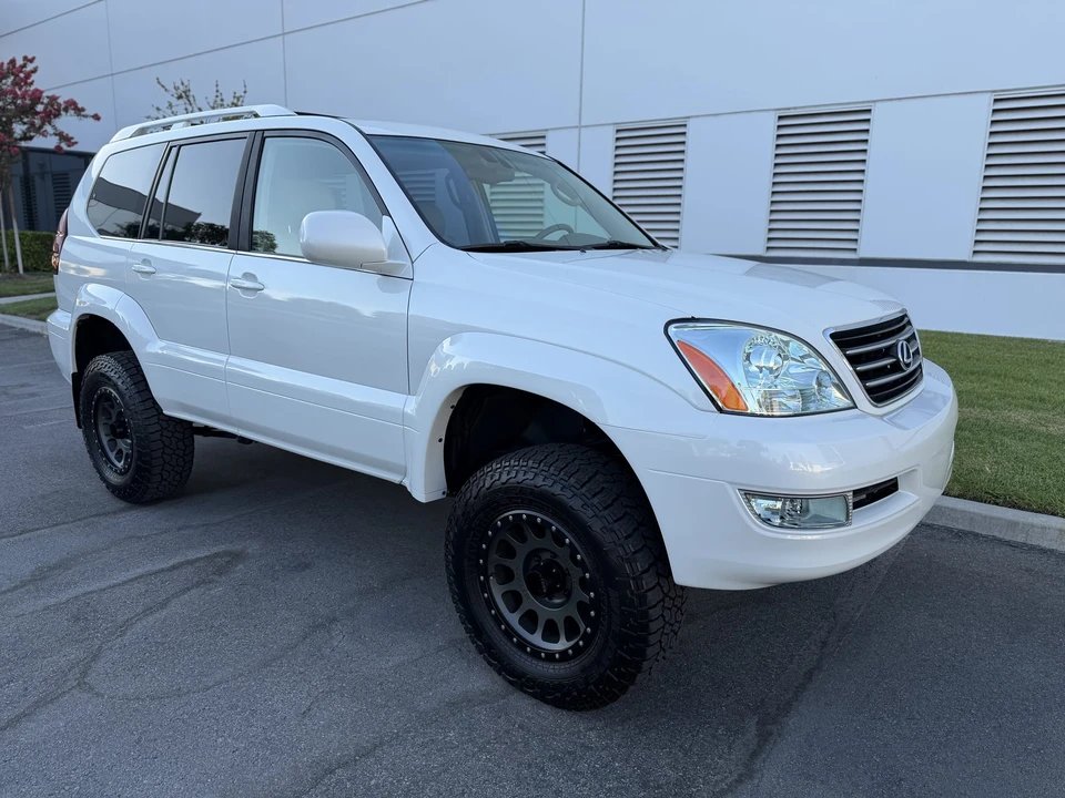 2005 Lexus GX 1st Gen - Image 17 of 31