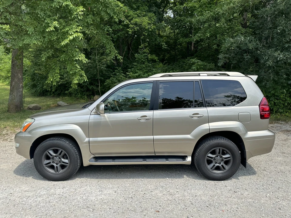 2005 Lexus GX 1st Gen - Image 5 of 31