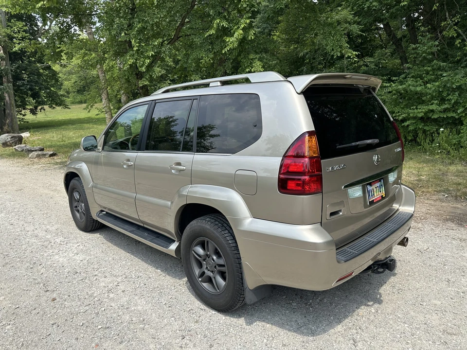 2005 Lexus GX 1st Gen - Image 7 of 31