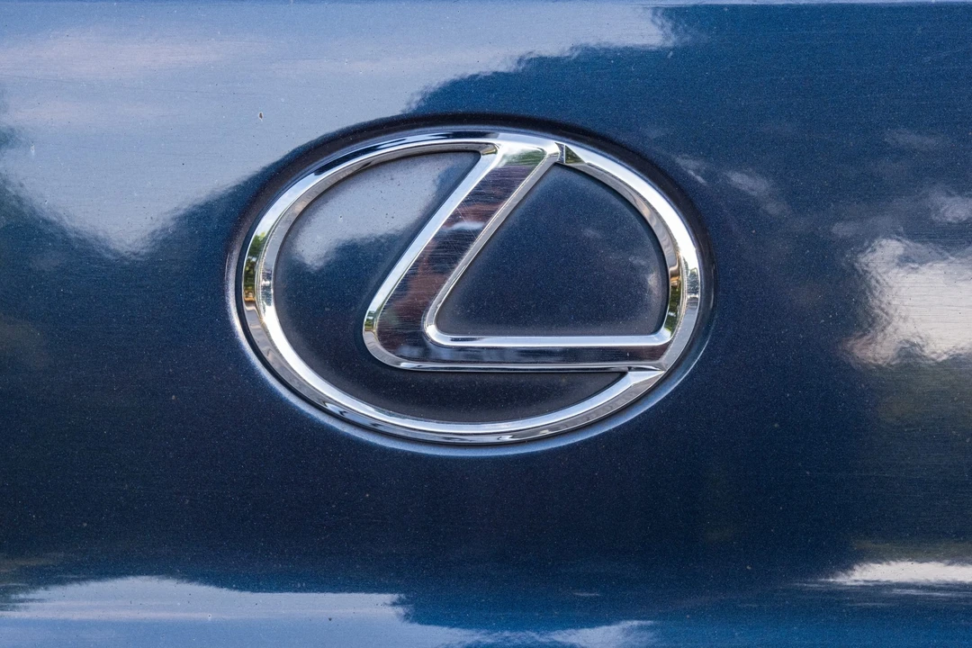 2005 Lexus GX 1st Gen - Image 25 of 31
