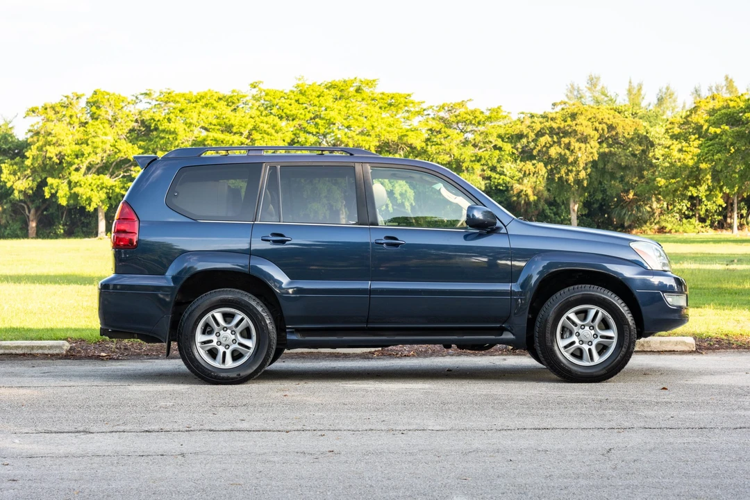 2005 Lexus GX 1st Gen - Image 4 of 31