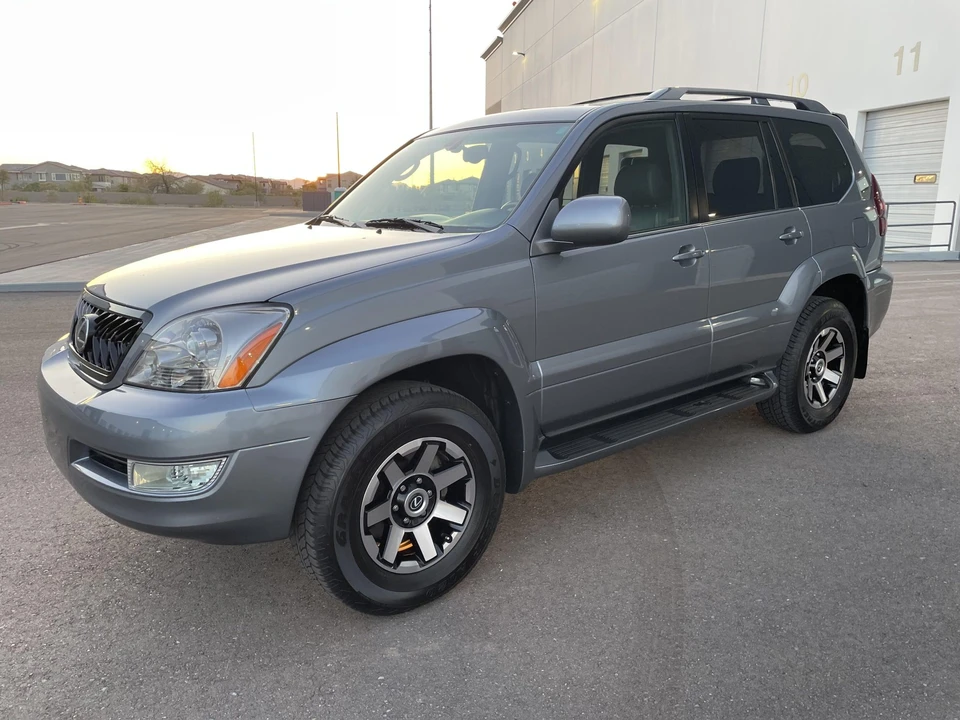 2005 Lexus GX 1st Gen - Image 4 of 31